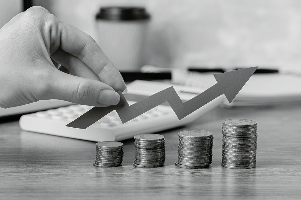 Abogado tributarista en Lima y UIT 2023 en Perú.